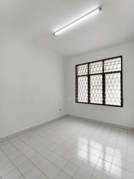 Semi-Detached House for Sale in Taman Bukit Kempas (Tampoi) - Han Yong Ang - Interior - PropertyGuru.com.my