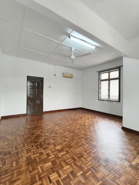 Semi-Detached House for Sale in Taman Bukit Kempas (Tampoi) - Han Yong Ang - Interior - PropertyGuru.com.my