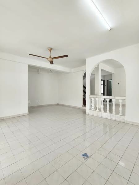 Semi-Detached House for Sale in Taman Bukit Kempas (Tampoi) - Han Yong Ang - Living Room - PropertyGuru.com.my