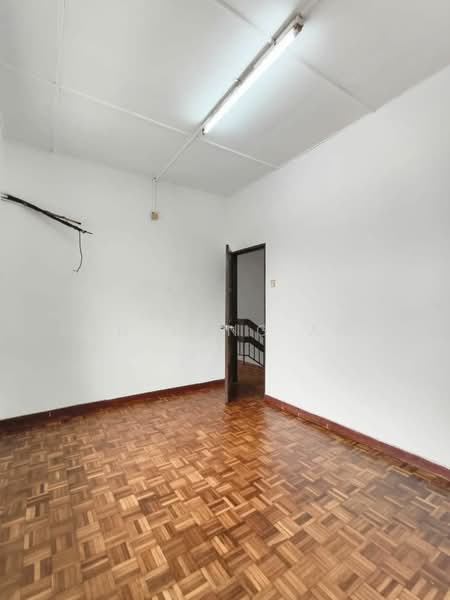 Semi-Detached House for Sale in Taman Bukit Kempas (Tampoi) - Han Yong Ang - PropertyGuru.com.my