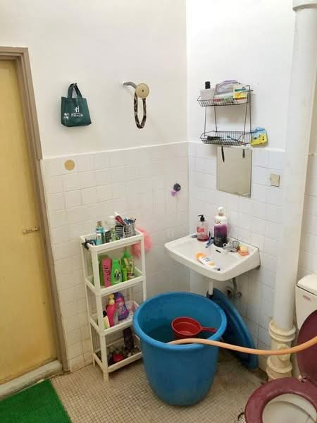 2-storey Terraced House for Sale in Taman Damai Indah (Cheras) - Farah Hanan - Bathroom - PropertyGuru.com.my