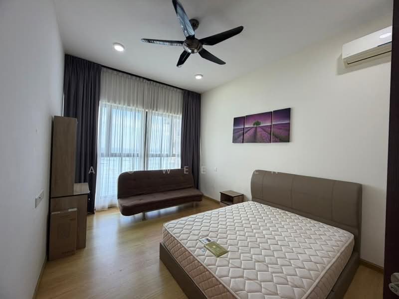 Condominium for Rent at Royal Strand @ Country Garden Danga Bay - Ang Wee Meng - Bedroom - PropertyGuru.com.my