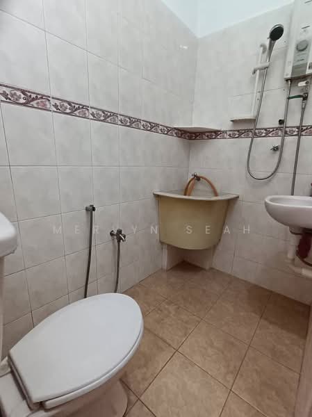 Flat for Sale at Taman Mas - Mervyn Seah - Bathroom - PropertyGuru.com.my