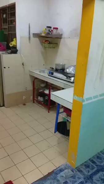 Pangsapuri untuk Dijual di Enggang Apartment - Pearl Ho - Kitchen - PropertyGuru.com.my