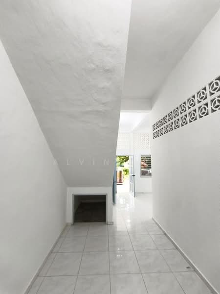 2-storey Terraced House for Sale in Seremban (Negeri Sembilan) - Alvin Loh - Entrance - PropertyGuru.com.my