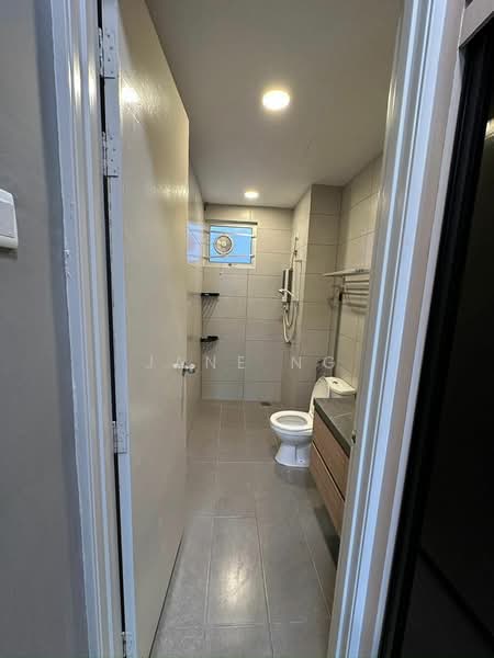 Kondominium untuk Dijual di The Navens - Jane Ng - Bathroom - PropertyGuru.com.my