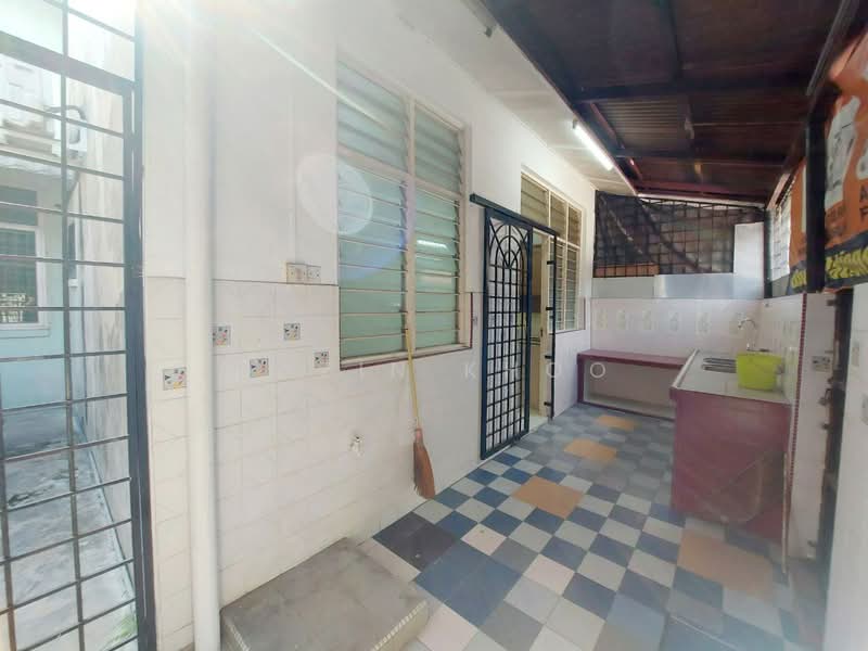 1-storey Terraced House for Sale in Bercham (Ipoh) - Qazin Khoo - Kitchen - PropertyGuru.com.my