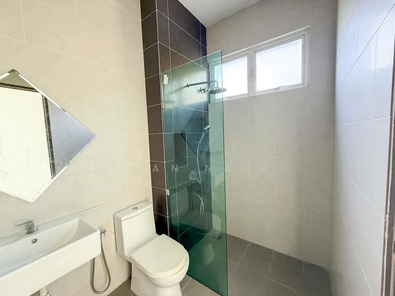 Bungalow for Sale in Sungai Merab (Dengkil) - Ilman Nahri - Bathroom - PropertyGuru.com.my