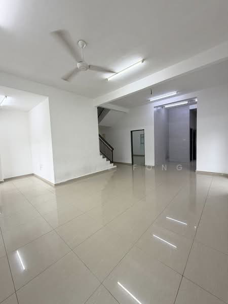 Cluster House for Sale in Nusantara Prima (Gelang Patah) - Ferene Fong - Living Room - PropertyGuru.com.my