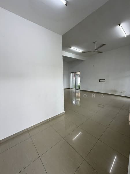 Cluster House for Sale in Nusantara Prima (Gelang Patah) - Ferene Fong - Living Room - PropertyGuru.com.my