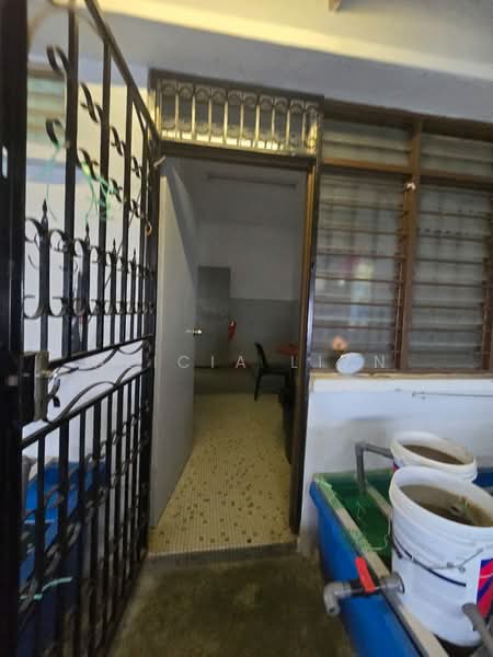 1-storey Terraced House for Sale in Taman Pelangi (Johor Bahru) - Alicia Lian - Entrance - PropertyGuru.com.my