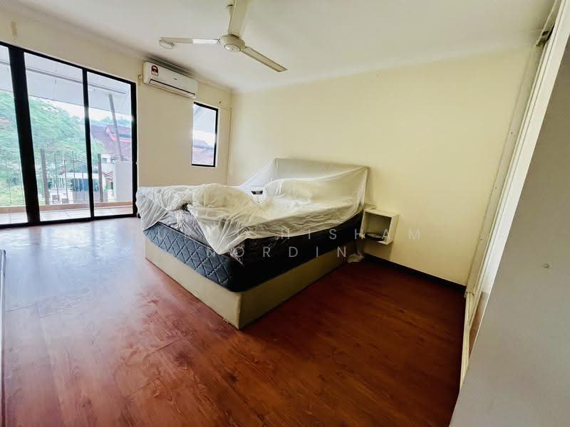 3-storey Terraced House for Sale in Mutiara Tropicana (Petaling Jaya) - Nurul Hisham Nordin - Bedroom - PropertyGuru.com.my