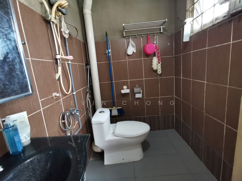 Rumah Teres 2 Tingkat untuk Dijual di Pjs 10 (Sunway) - Kevin Chong - Bathroom - PropertyGuru.com.my