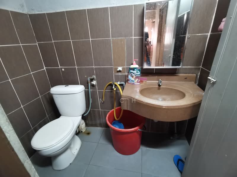 Rumah Teres 2 Tingkat untuk Dijual di Pjs 10 (Sunway) - Kevin Chong - Bathroom - PropertyGuru.com.my