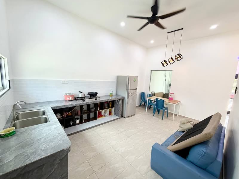 Rumah Berkembar untuk Dijual di Taman Kemas (Tampoi) - Seri Wangi - Kitchen - PropertyGuru.com.my