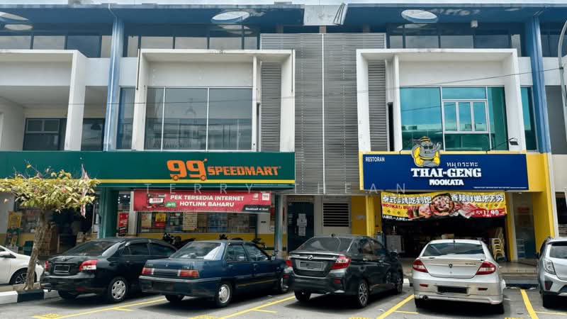 Untuk Dijual - 2.5 Storey Shop @ Taman Esplanad , Chinese Crowd & High Demand Area