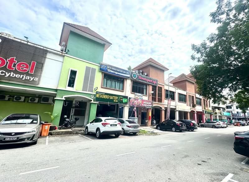Kedai / Pejabat untuk Dijual di Dengkil (Selangor) - Nur Alia Omar - Exterior - PropertyGuru.com.my