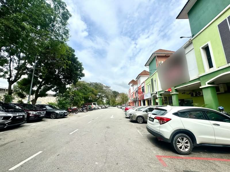 Kedai / Pejabat untuk Dijual di Dengkil (Selangor) - Nur Alia Omar - Exterior - PropertyGuru.com.my