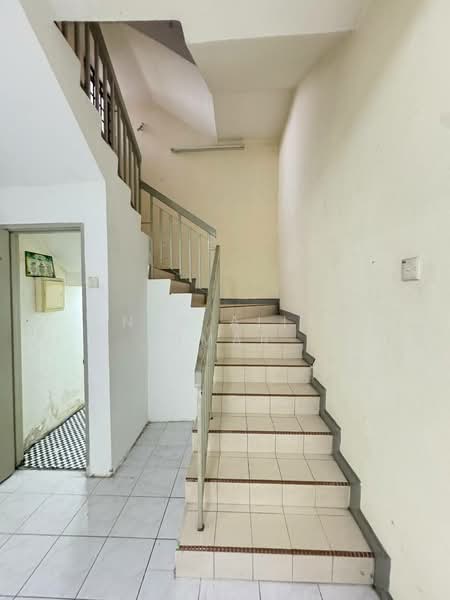 3-storey Terraced House for Sale in Kota Kemuning (Shah Alam) - Nur Alia Omar - Entrance - PropertyGuru.com.my