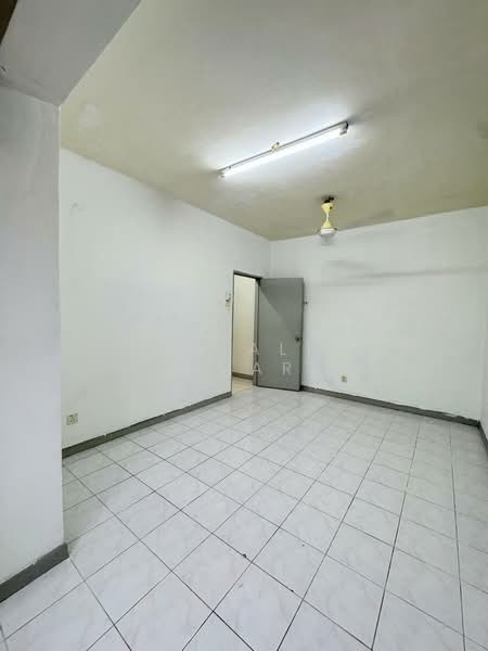 3-storey Terraced House for Sale in Kota Kemuning (Shah Alam) - Nur Alia Omar - Interior - PropertyGuru.com.my