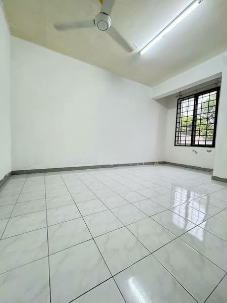 3-storey Terraced House for Sale in Kota Kemuning (Shah Alam) - Nur Alia Omar - Interior - PropertyGuru.com.my