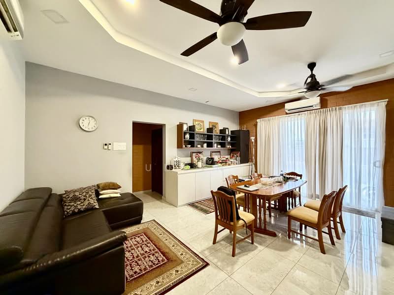 3-storey Terraced House for Sale in Taman Setiawangsa (Setiawangsa) - Aizuddin Ali - Living Room - PropertyGuru.com.my