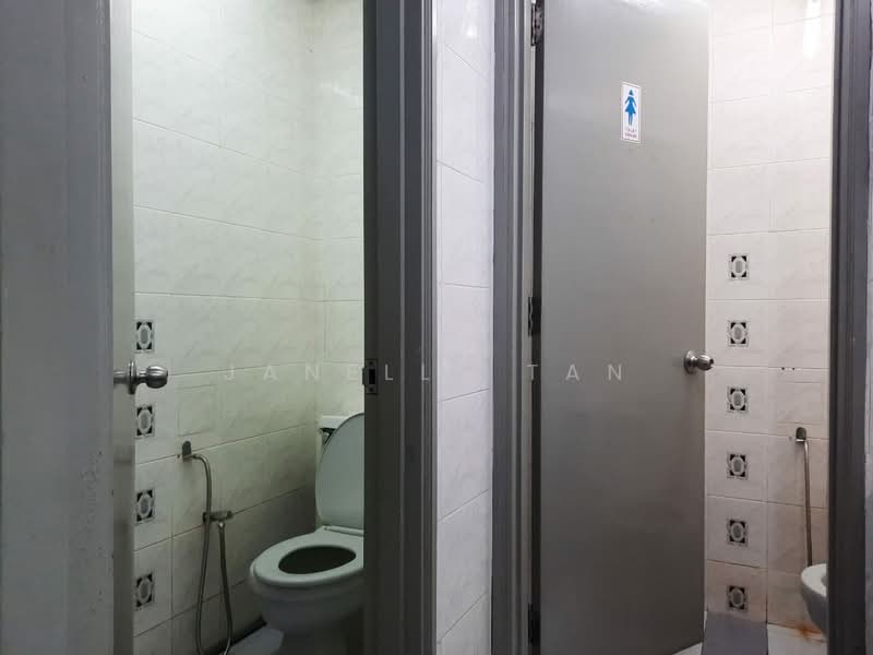 Pejabat untuk Disewa di Petaling Jaya (Selangor) - Janelle Tan - Bathroom - PropertyGuru.com.my