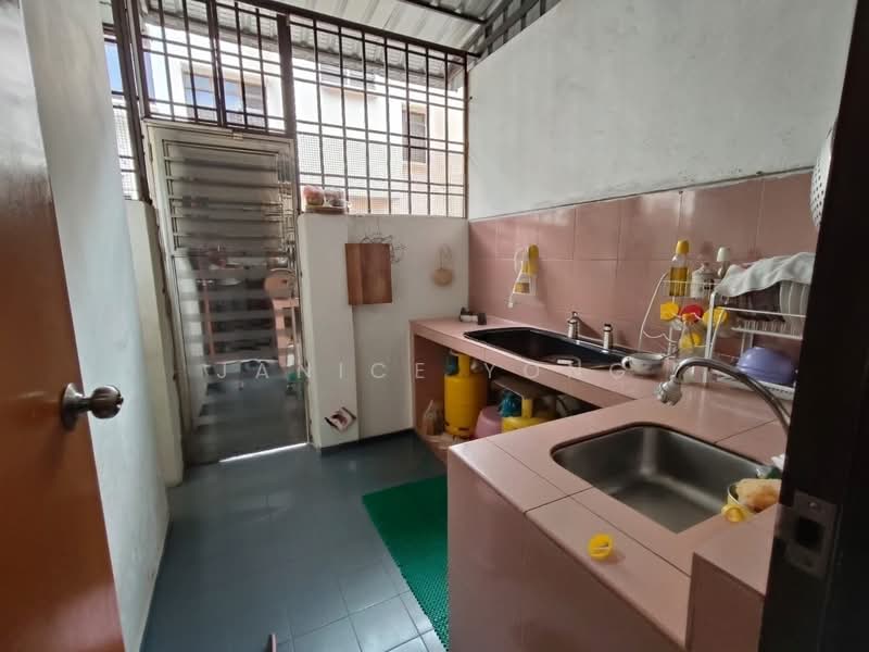 2-storey Terraced House for Sale in Taman Sri Skudai (Skudai) - Janice Yong - Kitchen - PropertyGuru.com.my