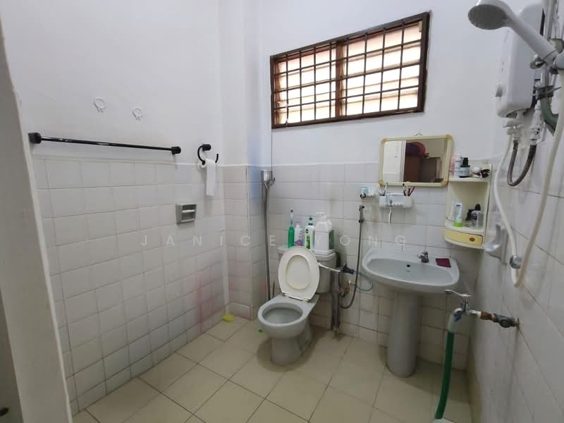 2-storey Terraced House for Sale in Taman Sri Skudai (Skudai) - Janice Yong - Bathroom - PropertyGuru.com.my