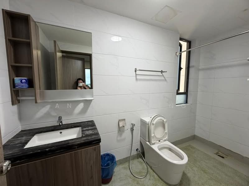 Service Residence for Sale at Country Garden Central Park - Ang Wee Meng - Bathroom - PropertyGuru.com.my