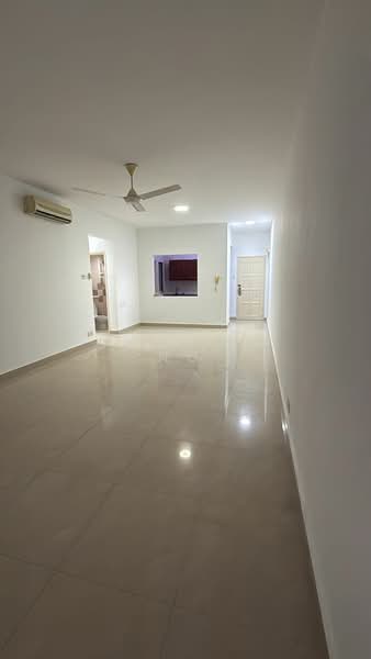 Kondominium untuk Dijual di Royal Domain Sri Putramas 2 - Shirley Ng - Living Room - PropertyGuru.com.my