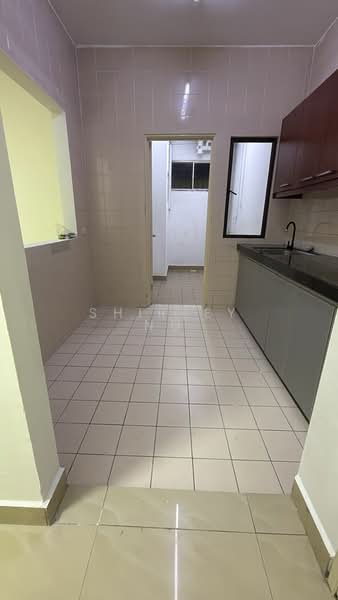 Kondominium untuk Dijual di Royal Domain Sri Putramas 2 - Shirley Ng - Kitchen - PropertyGuru.com.my