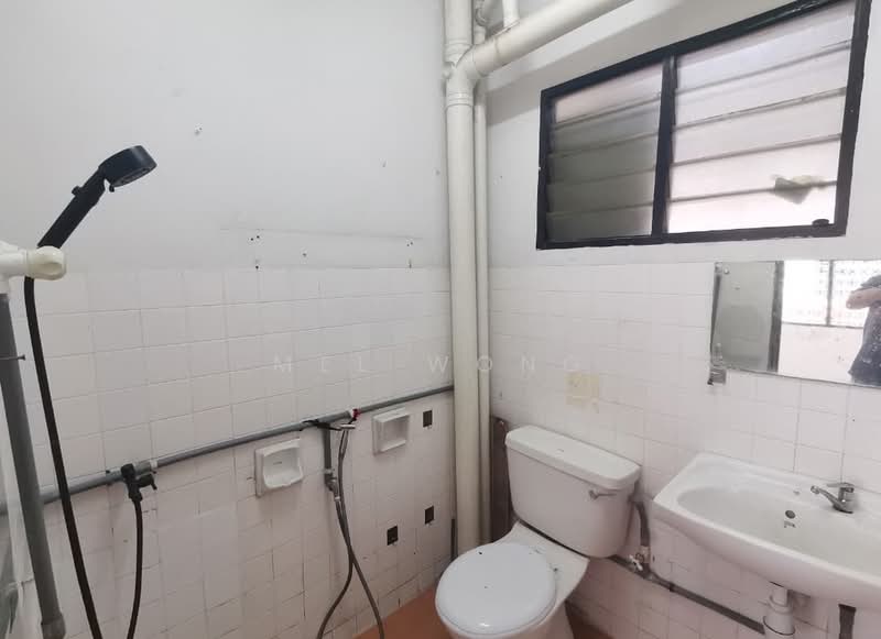 3-storey Terraced House for Sale in Taman Dagang (Ampang) - Mel Wong - Bathroom - PropertyGuru.com.my