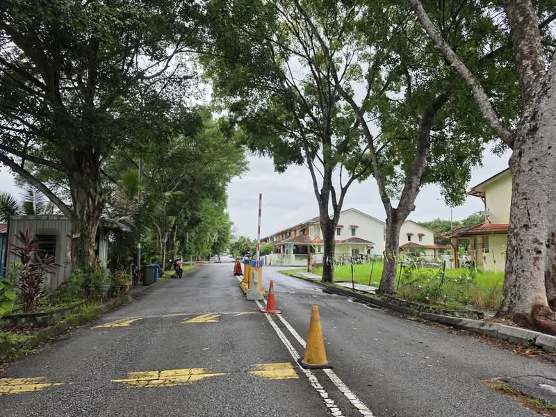 Rumah Teres untuk Dijual di Seksyen 32, Kemuning Green Ville (Shah Alam) - Jimmy Ong - Guard House At Entrance - PropertyGuru.com.my