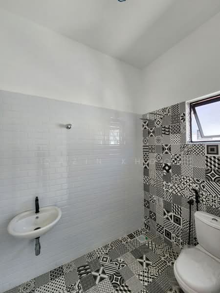 Rumah Teres 2 Tingkat untuk Dijual di Bandar Tasek Idaman (Batu Gajah) - Qazin Khoo - Bathroom - PropertyGuru.com.my