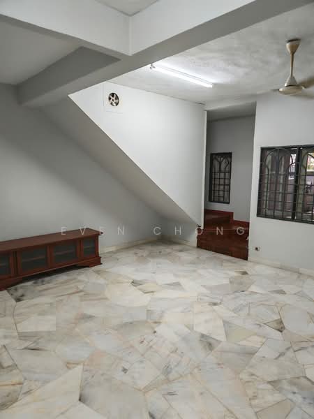 2-storey Terraced House for Sale in Taman Sungai Besi Indah (Seri Kembangan) - Even Chong - Living Room - PropertyGuru.com.my