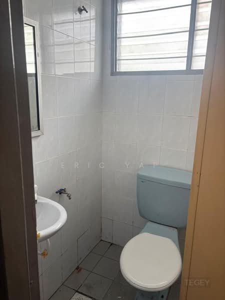 Shop for Sale in Taman Sungai Kapar Indah (Kapar) - Eric Yap - Bathroom - PropertyGuru.com.my