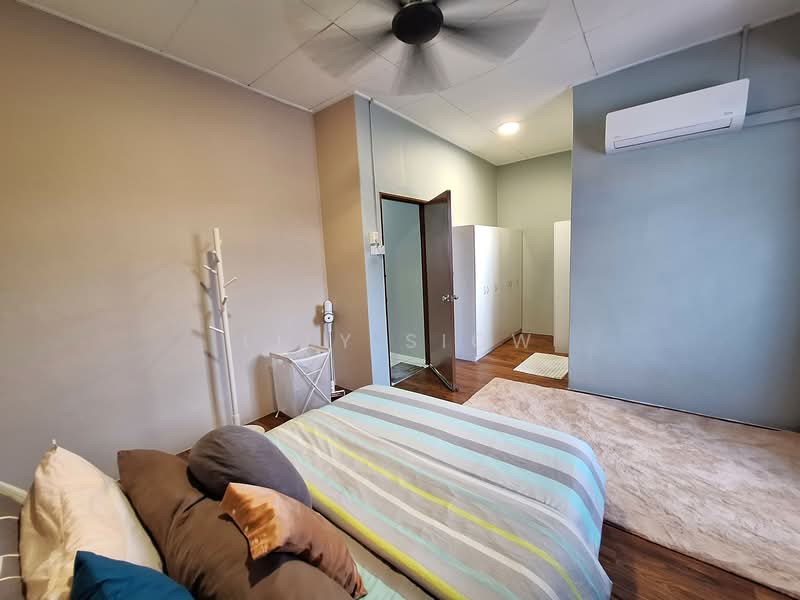Rumah Teres 2 Tingkat untuk Dijual di Taman Puncak Jalil (Seri Kembangan) - Lily Siow - Bedroom - PropertyGuru.com.my