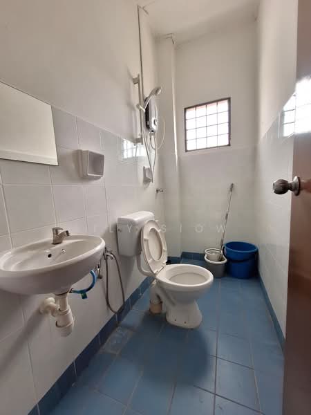 Rumah Teres 2 Tingkat untuk Dijual di Taman Puncak Jalil (Seri Kembangan) - Lily Siow - Bathroom - PropertyGuru.com.my