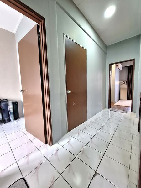 Rumah Teres 2 Tingkat untuk Dijual di Taman Puncak Jalil (Seri Kembangan) - Lily Siow - Corridor / Family Hall Area - PropertyGuru.com.my