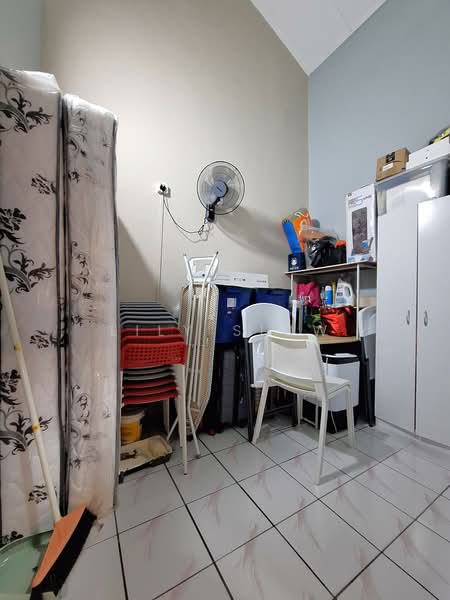 Rumah Teres 2 Tingkat untuk Dijual di Taman Puncak Jalil (Seri Kembangan) - Lily Siow - Store Room / Family Hall Area - PropertyGuru.com.my