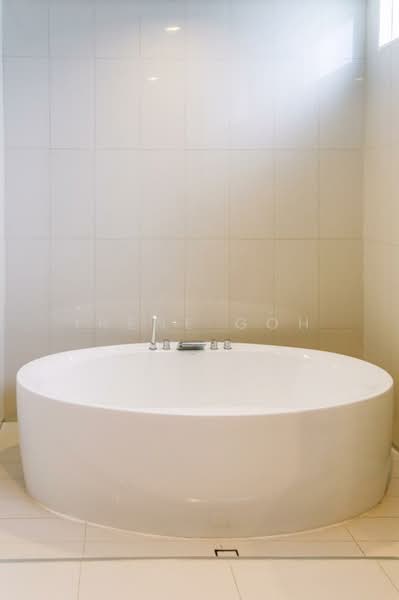 Kondominium untuk Dijual di 8 Gurney (The Shore Condominium) - Irene Goh - Bathroom - PropertyGuru.com.my