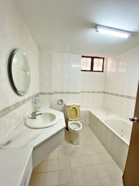 Kondominium untuk Dijual di Puteri Palma Condominiums - Wendy Boon - Bathroom - PropertyGuru.com.my