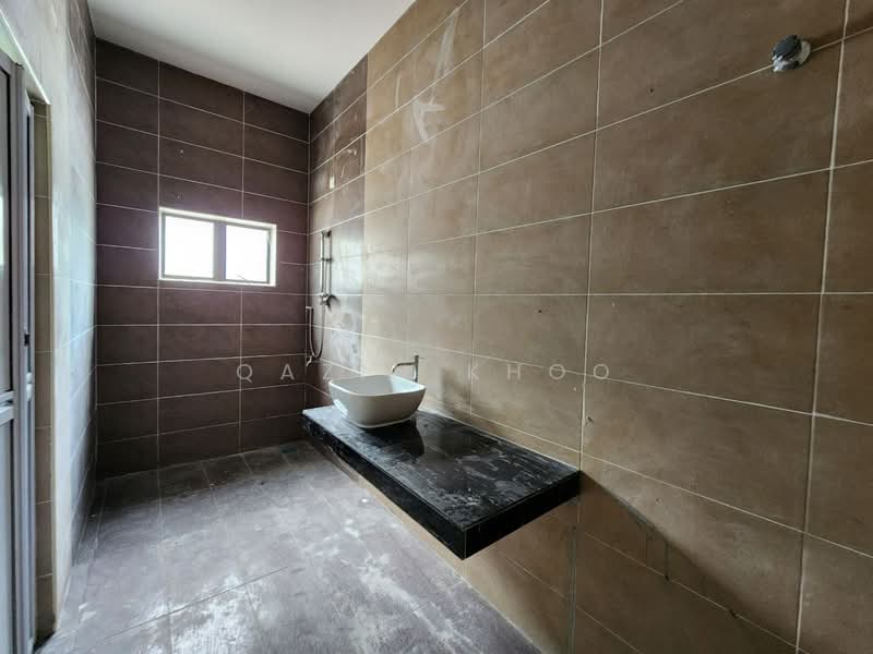 Semi-Detached House for Sale in Bandar Seri Botani (Simpang Pulai) - Qazin Khoo - Bathroom - PropertyGuru.com.my
