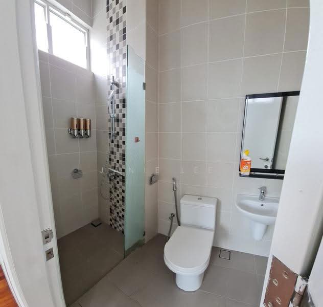 Semi-Detached House for Sale in Setia Eco Park (Setia Alam) - Janie Lee - Bathroom - PropertyGuru.com.my