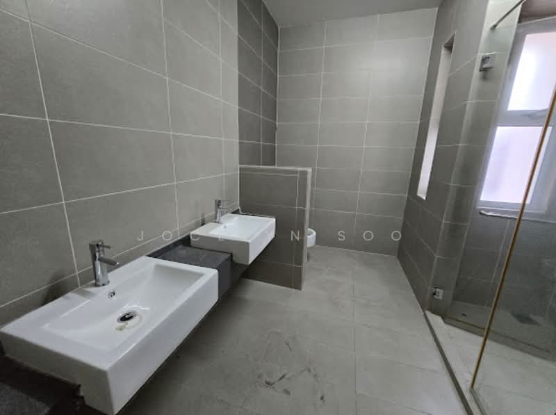 Rumah Berkembar untuk Dijual di Bandar Sungai Long (Selangor) - Jocelyn Soo - Bathroom - PropertyGuru.com.my