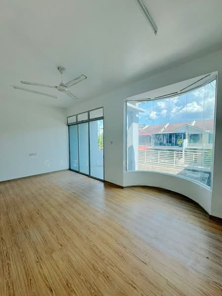 2-storey Terraced House for Sale in Kelebang (Ipoh) - Qazin Khoo - Living Room - PropertyGuru.com.my