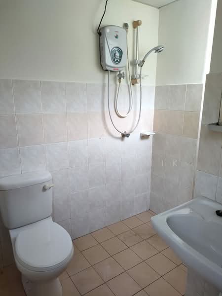 Apartment for Sale at Crystal Tower (Pangsapuri Kristal) - Jayden Chik - Bathroom - PropertyGuru.com.my