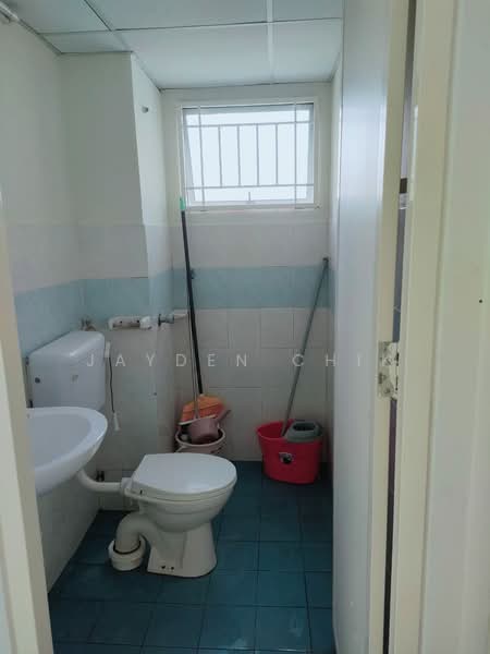 Apartment for Sale at Crystal Tower (Pangsapuri Kristal) - Jayden Chik - Bathroom - PropertyGuru.com.my