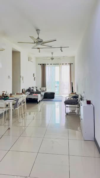 Servis Apartment untuk Disewa di Southbank Residence - Mazsheera . - Living Room - PropertyGuru.com.my